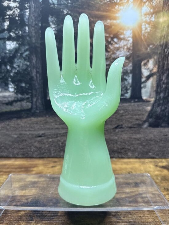 Vintage Jadeite Jadite Green Glass Jewelry Hand Display - Picture 1 of 4